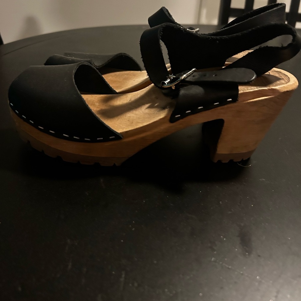 MIA Black Leather Wooden Clogs - Picture 4 of 8